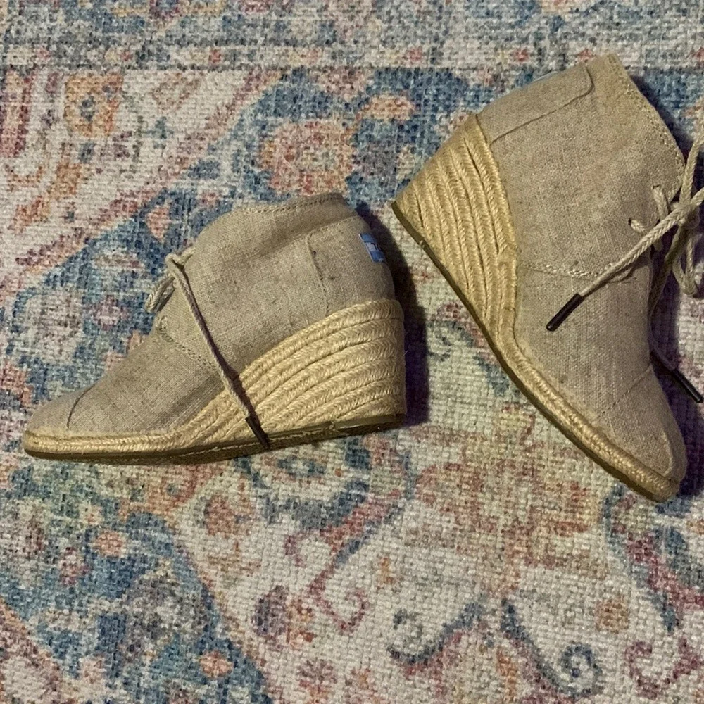 2‎ pairs TOMS Wedge Desert Natural Linen & Gray Ikat BOOTIES